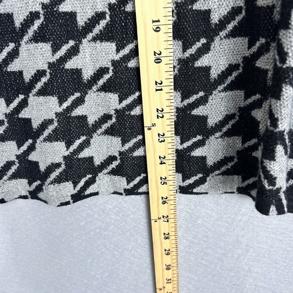 J. Jill Top Size Medium Petite Gray Houndstooth Long Sleeve Sweater Tunic - Picture 8 of 11
